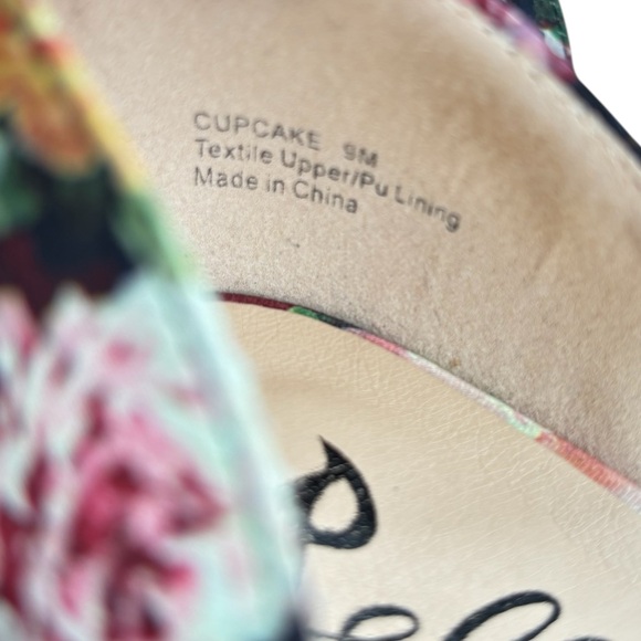 Bellini Cupcake Pump Black Floral Satin Sz. 9 - Picture 8 of 10